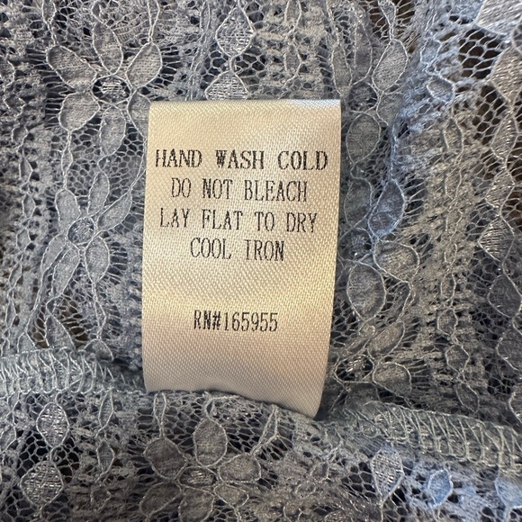 Anniewear Mesh Lace Top Size Medium Blue Long Sleeve Bell Flared Cuffs Pull On - Picture 8 of 11